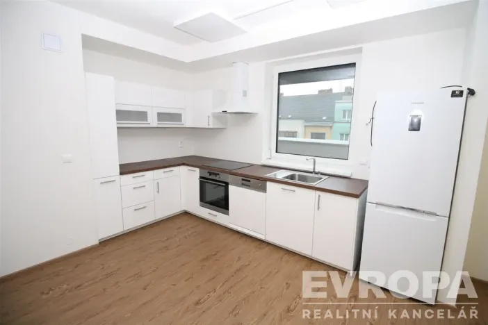 Pronájem kanceláře, Plzeň, Klatovská třída, 82 m2