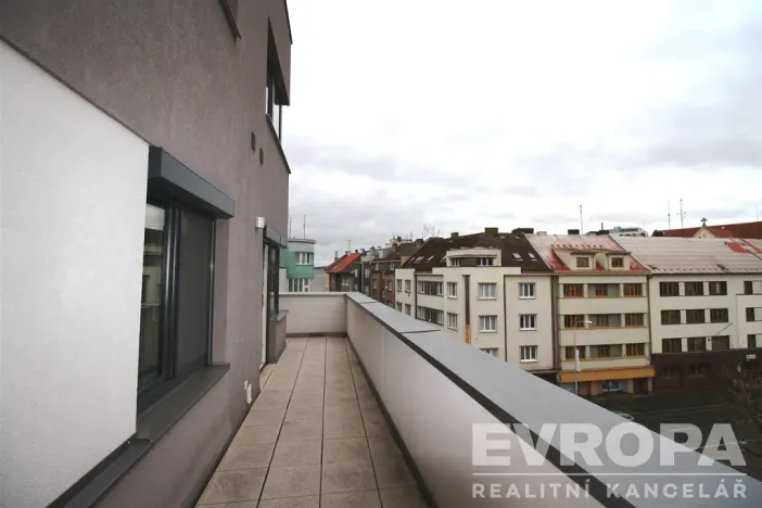 Pronájem kanceláře, Plzeň, Klatovská třída, 82 m2