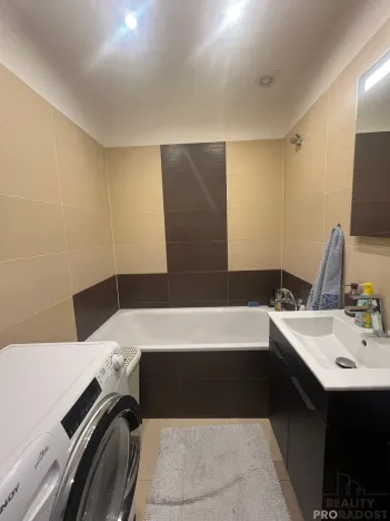 Pronájem bytu 2+1, Praha, Šenovská, 55 m2