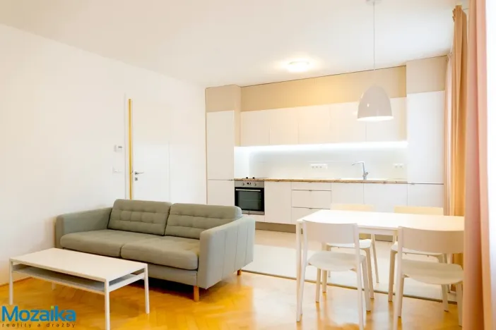 Pronájem bytu 2+kk, Lanškroun - Lanškroun-Vnitřní Město, nám. J. M. Marků, 62 m2