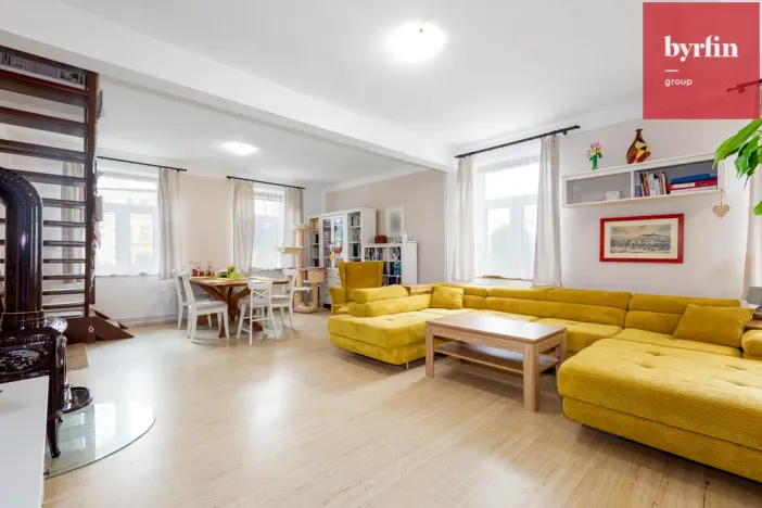 Prodej bytu 5+kk, Krnov, Hlubčická, 117 m2
