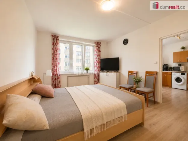 Prodej bytu 2+kk, Karlovy Vary - Stará Role, Kladenská, 36 m2