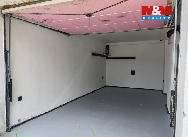 Pronájem garáže, Mělník, 18 m2