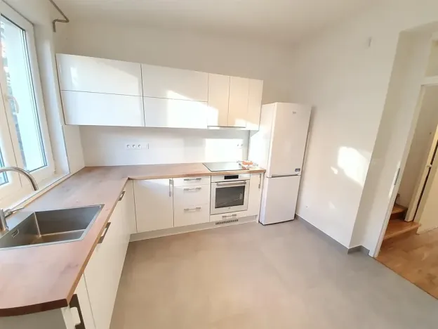 Pronájem rodinného domu, Praha - Smíchov, Xaveriova, 100 m2
