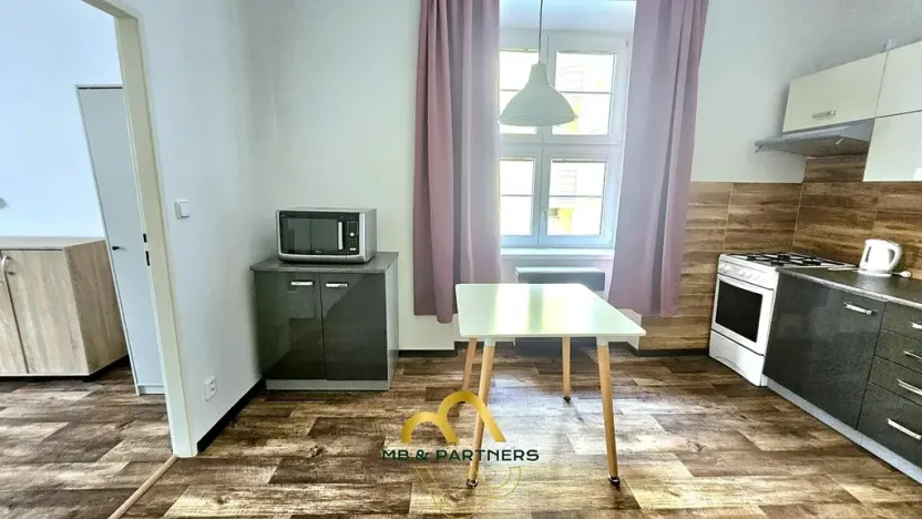 Pronájem bytu 2+kk, Praha - Michle, Adamovská, 42 m2