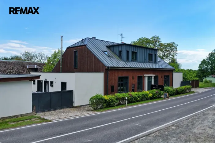 Prodej restaurace, Dolany - Véska, 382 m2