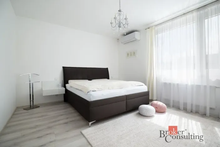 Pronájem rodinného domu, Praha - Dolní Měcholupy, Rothmayerova, 155 m2