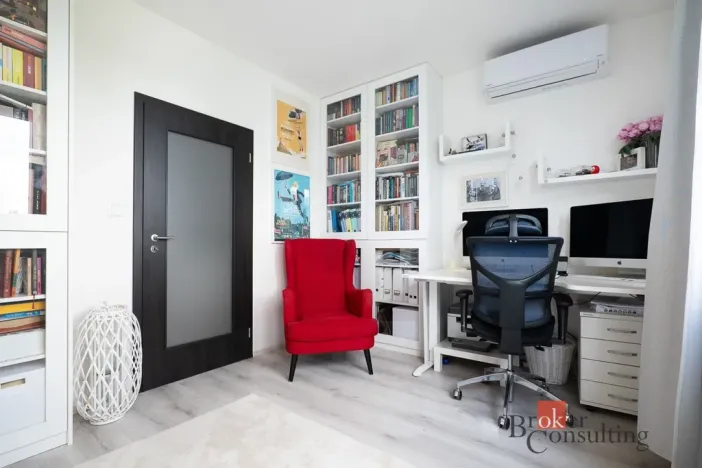 Pronájem rodinného domu, Praha - Dolní Měcholupy, Rothmayerova, 155 m2