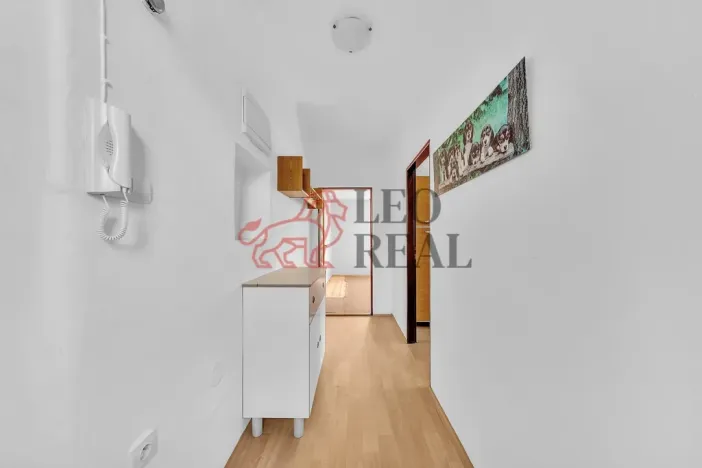 Prodej bytu 1+1, Nové Město nad Metují, Pod Výrovem, 42 m2