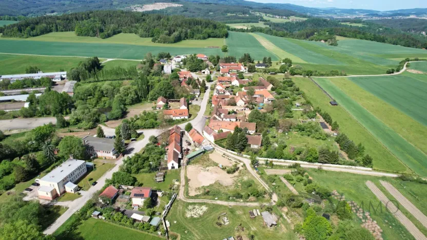 Prodej pozemku pro bydlení, Dolní Třebonín - Záluží, 1929 m2
