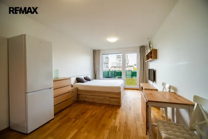 Pronájem bytu 1+kk, Praha - Vysočany, Smržových, 31 m2