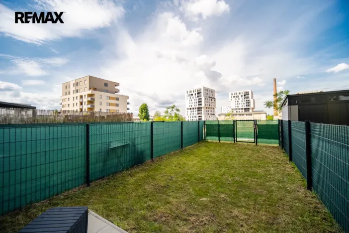 Pronájem bytu 1+kk, Praha - Vysočany, Smržových, 31 m2