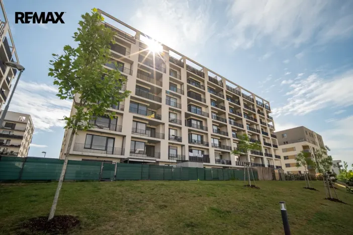 Pronájem bytu 1+kk, Praha - Vysočany, Smržových, 31 m2