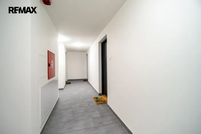 Pronájem bytu 1+kk, Praha - Vysočany, Smržových, 31 m2
