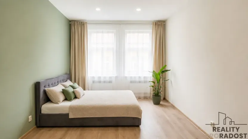 Pronájem bytu 1+kk, Praha - Žižkov, Milíčova, 34 m2