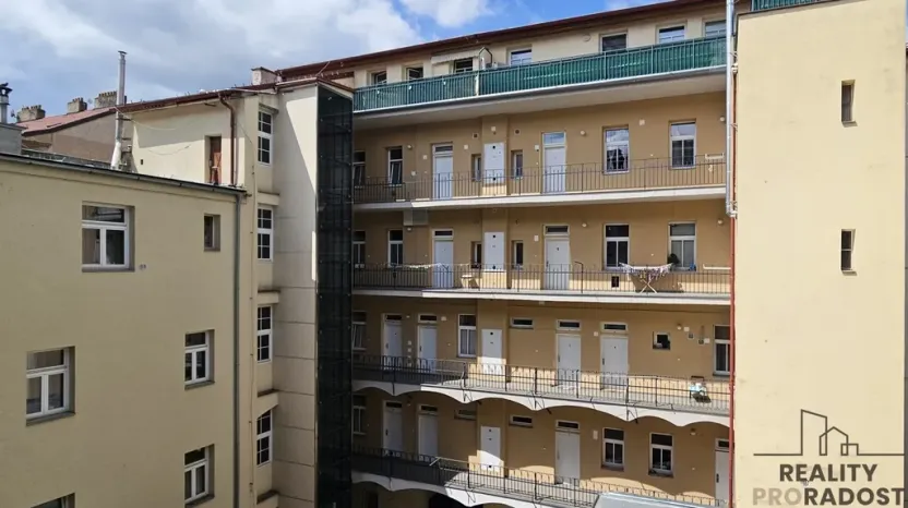 Pronájem bytu 1+kk, Praha - Žižkov, Milíčova, 34 m2