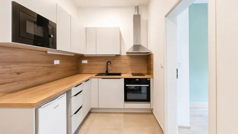 Pronájem bytu 1+kk, Praha - Žižkov, Milíčova, 34 m2