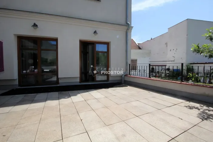Pronájem bytu 1+kk, Mělník, náměstí Míru, 42 m2