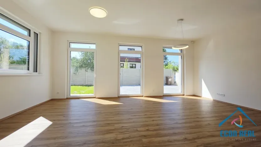 Pronájem obchodního prostoru, Herink, U Kovárny, 92 m2