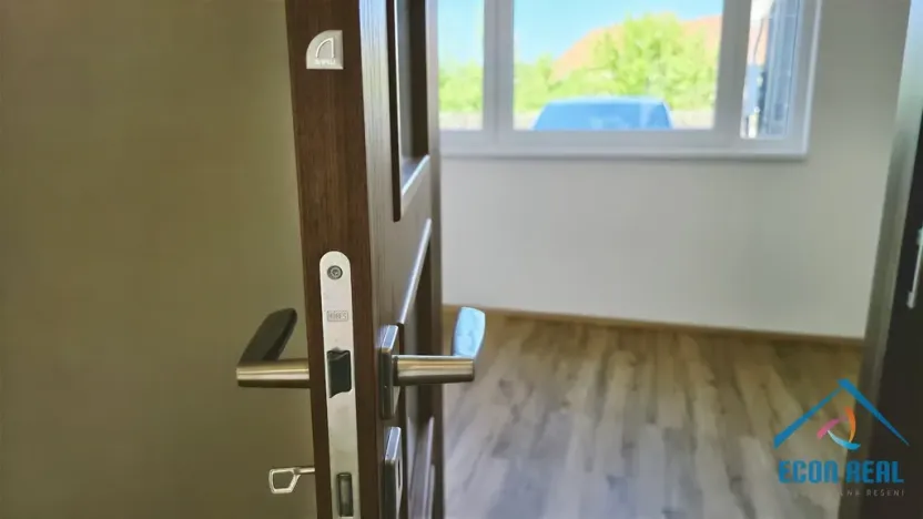 Pronájem obchodního prostoru, Herink, U Kovárny, 92 m2