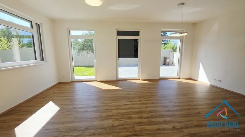 Pronájem obchodního prostoru, Herink, U Kovárny, 92 m2