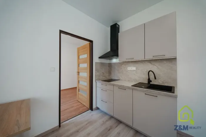 Prodej bytu 1+1, Dalovice, Májová, 30 m2