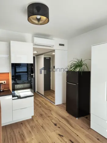 Pronájem bytu 1+kk, Praha, Sokolovská, 28 m2