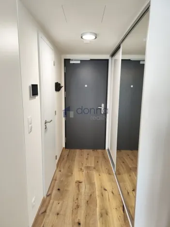 Pronájem bytu 1+kk, Praha, Sokolovská, 28 m2