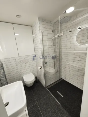 Pronájem bytu 1+kk, Praha, Sokolovská, 28 m2