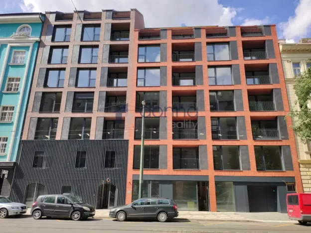 Pronájem bytu 1+kk, Praha, Sokolovská, 28 m2