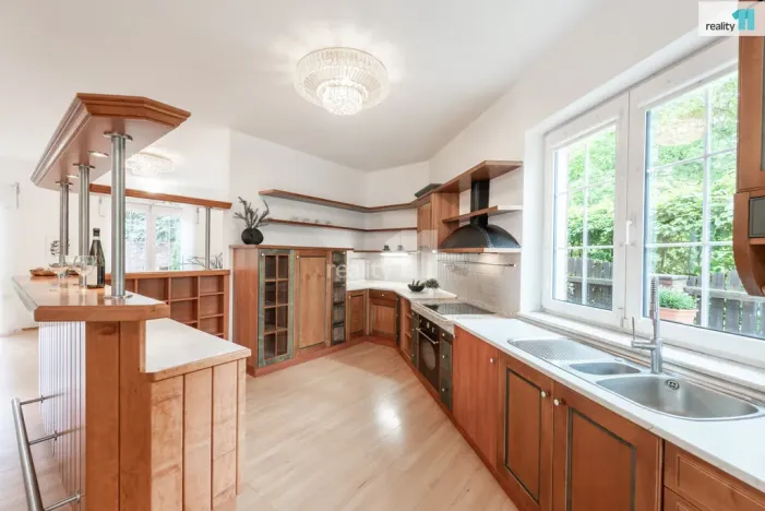 Prodej rodinného domu, Praha - Lhotka, Vzdušná, 420 m2