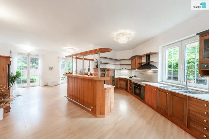 Prodej rodinného domu, Praha - Lhotka, Vzdušná, 420 m2