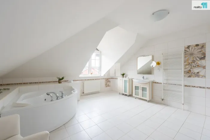 Prodej rodinného domu, Praha - Lhotka, Vzdušná, 420 m2