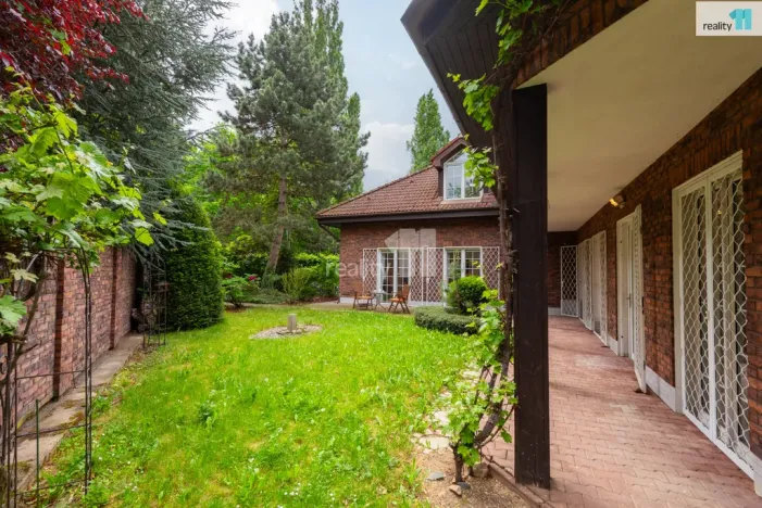 Prodej rodinného domu, Praha - Lhotka, Vzdušná, 420 m2