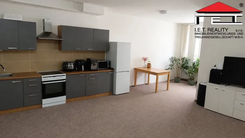 Pronájem bytu 2+kk, Opava, Sněmovní, 90 m2