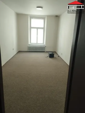 Pronájem bytu 2+kk, Opava, Sněmovní, 90 m2