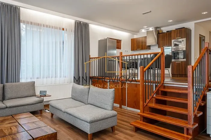 Prodej rodinného domu, Praha - Kolovraty, V Tehovičkách, 521 m2