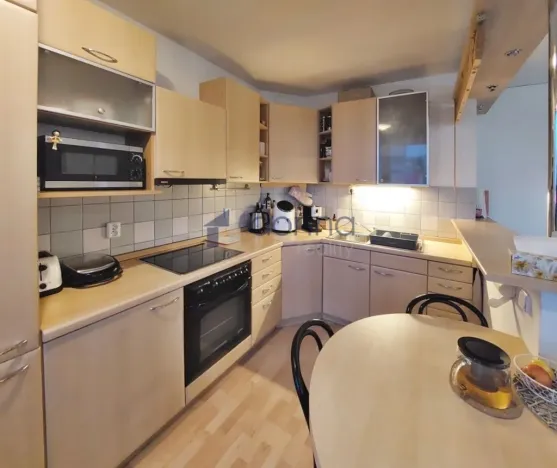 Pronájem bytu 1+kk, Praha, Hvězdova, 38 m2