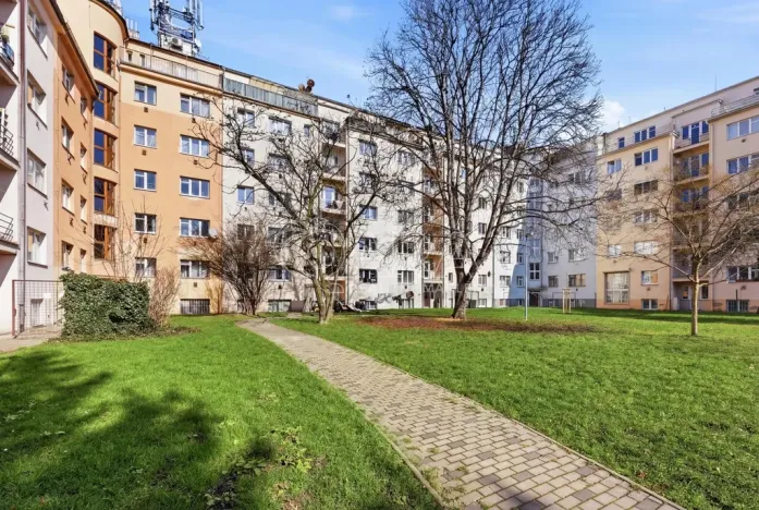 Pronájem bytu 2+kk, Praha - Vysočany, Kolbenova, 60 m2