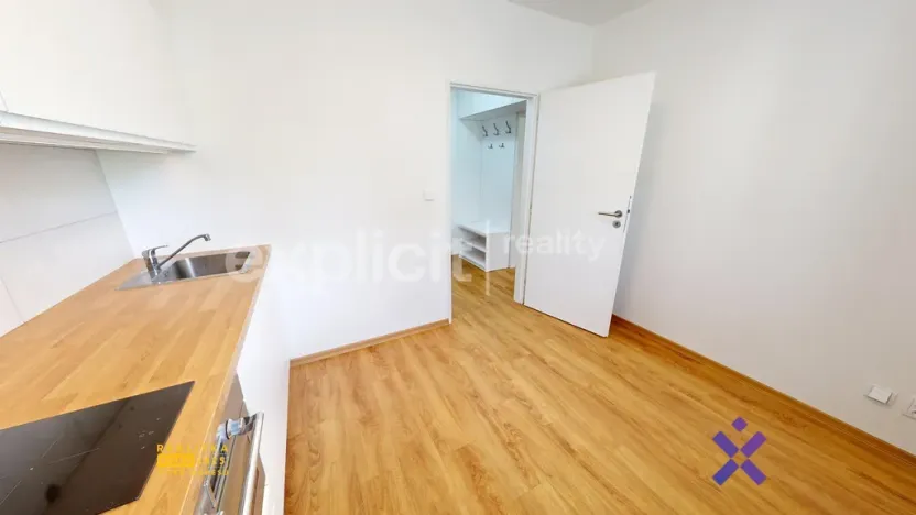 Pronájem bytu 1+1, Vsetín, Na Hrázi, 31 m2