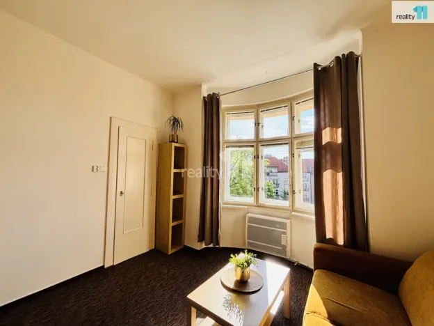 Pronájem bytu 1+kk, Praha - Vršovice, Slovinská, 24 m2