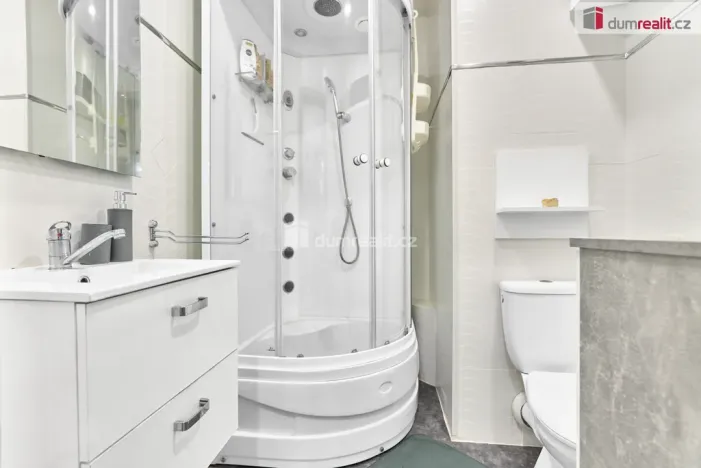 Prodej bytu 2+kk, Karlovy Vary, Charkovská, 48 m2