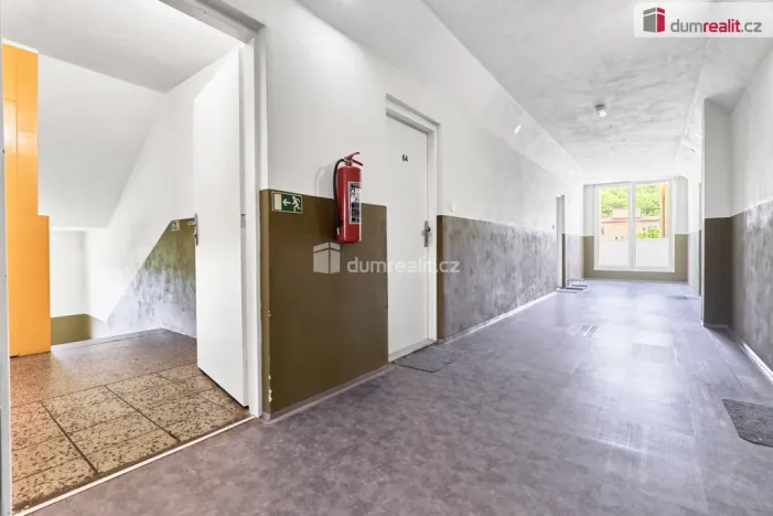 Prodej bytu 2+kk, Karlovy Vary, Charkovská, 48 m2