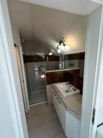Pronájem bytu 2+kk, Praha, Hradešínská, 47 m2