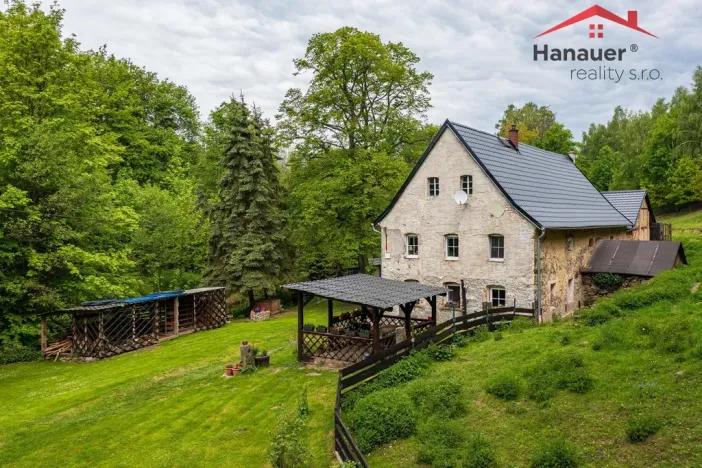 Prodej rodinného domu, Libouchec - Čermná, 176 m2