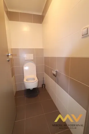 Pronájem bytu 2+kk, Hradec Králové - Třebeš, Pod Svahem, 62 m2