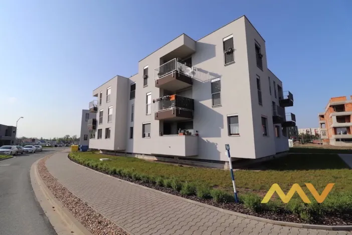 Pronájem bytu 2+kk, Hradec Králové - Třebeš, Pod Svahem, 62 m2