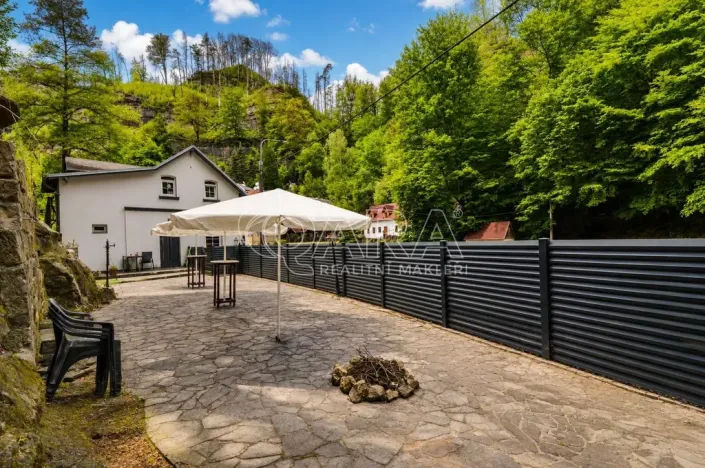 Prodej rodinného domu, Hřensko, 200 m2