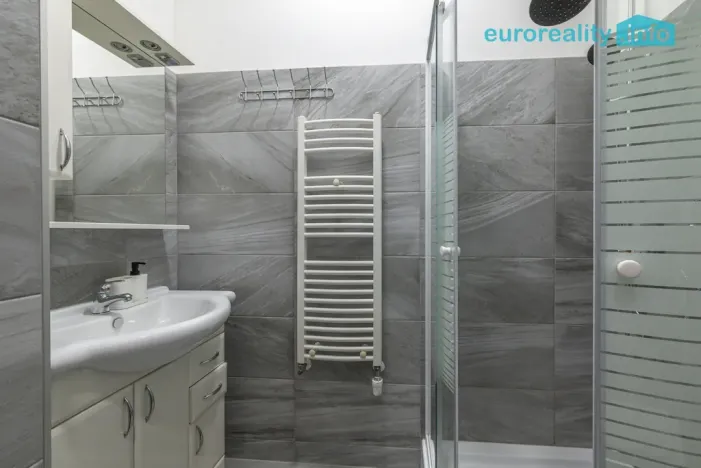 Prodej bytu 2+kk, Karlovy Vary, Moskevská, 47 m2