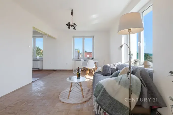 Prodej bytu 2+kk, Petrohrad, 62 m2